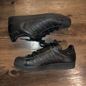 ADIDAS SHELL TOE REPTILE SKIN PRINT